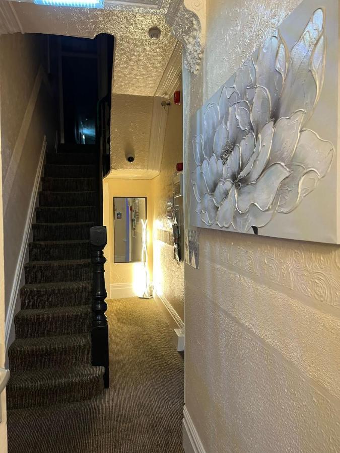 Clifton Private Hotel ブラックプール エクステリア 写真