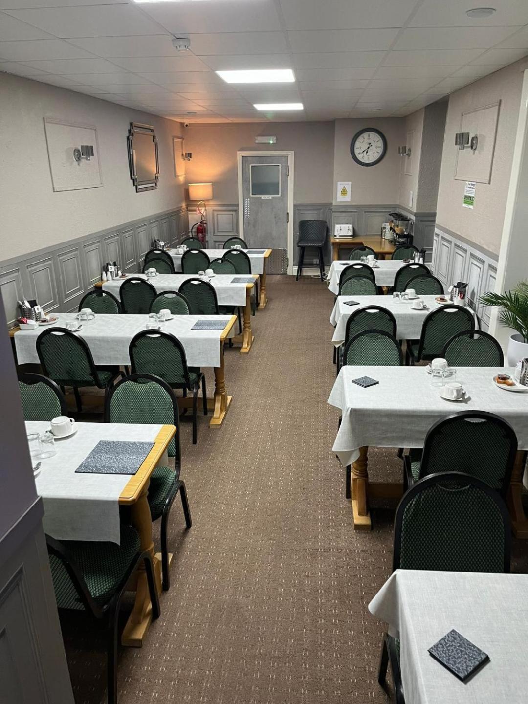 Clifton Private Hotel ブラックプール エクステリア 写真