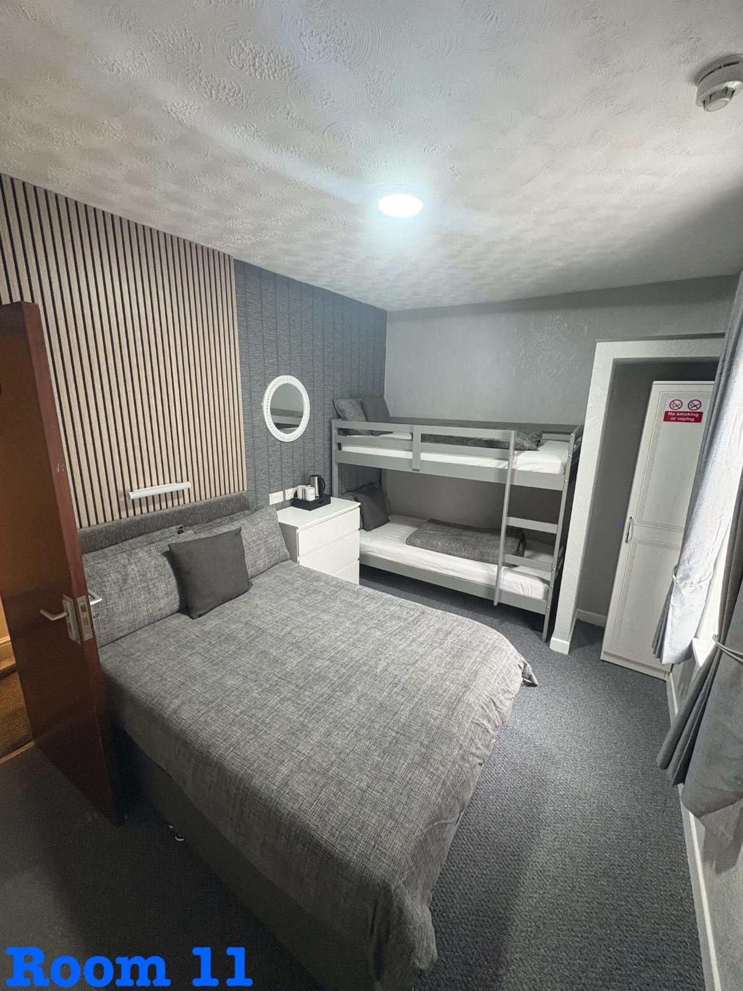 Clifton Private Hotel ブラックプール エクステリア 写真