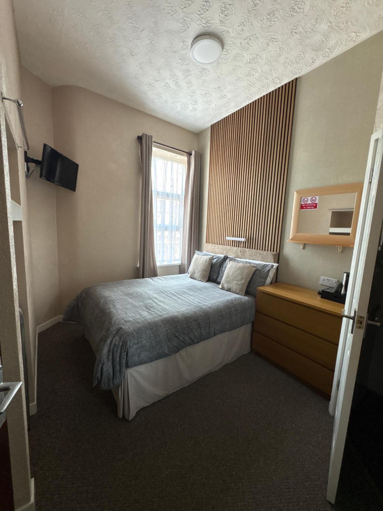 Clifton Private Hotel ブラックプール エクステリア 写真