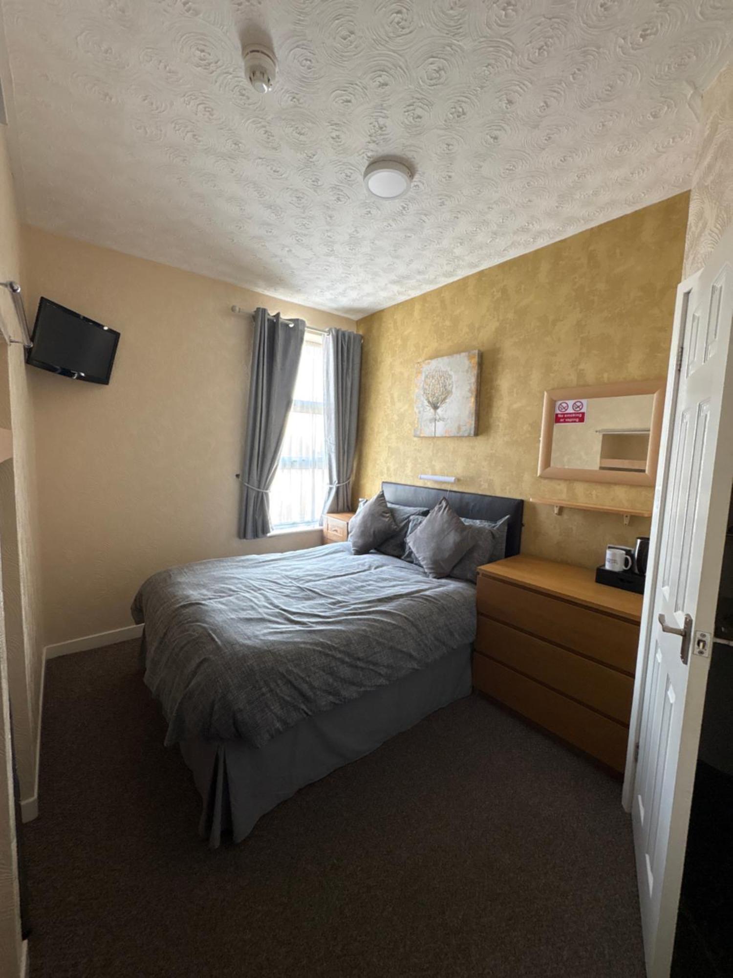 Clifton Private Hotel ブラックプール エクステリア 写真