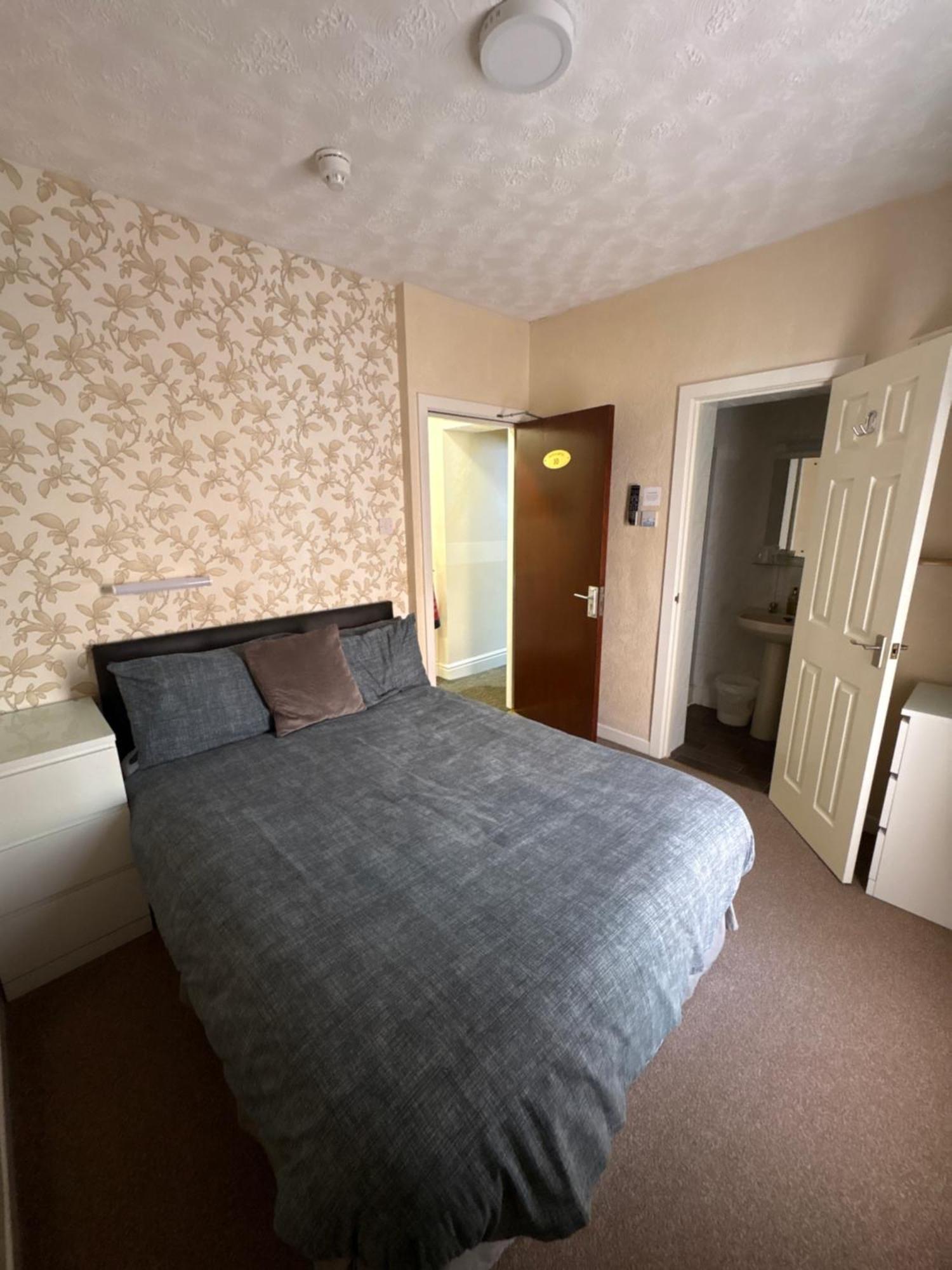 Clifton Private Hotel ブラックプール エクステリア 写真